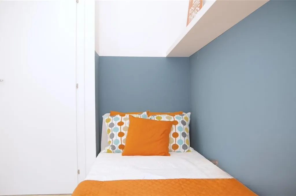 Room 80