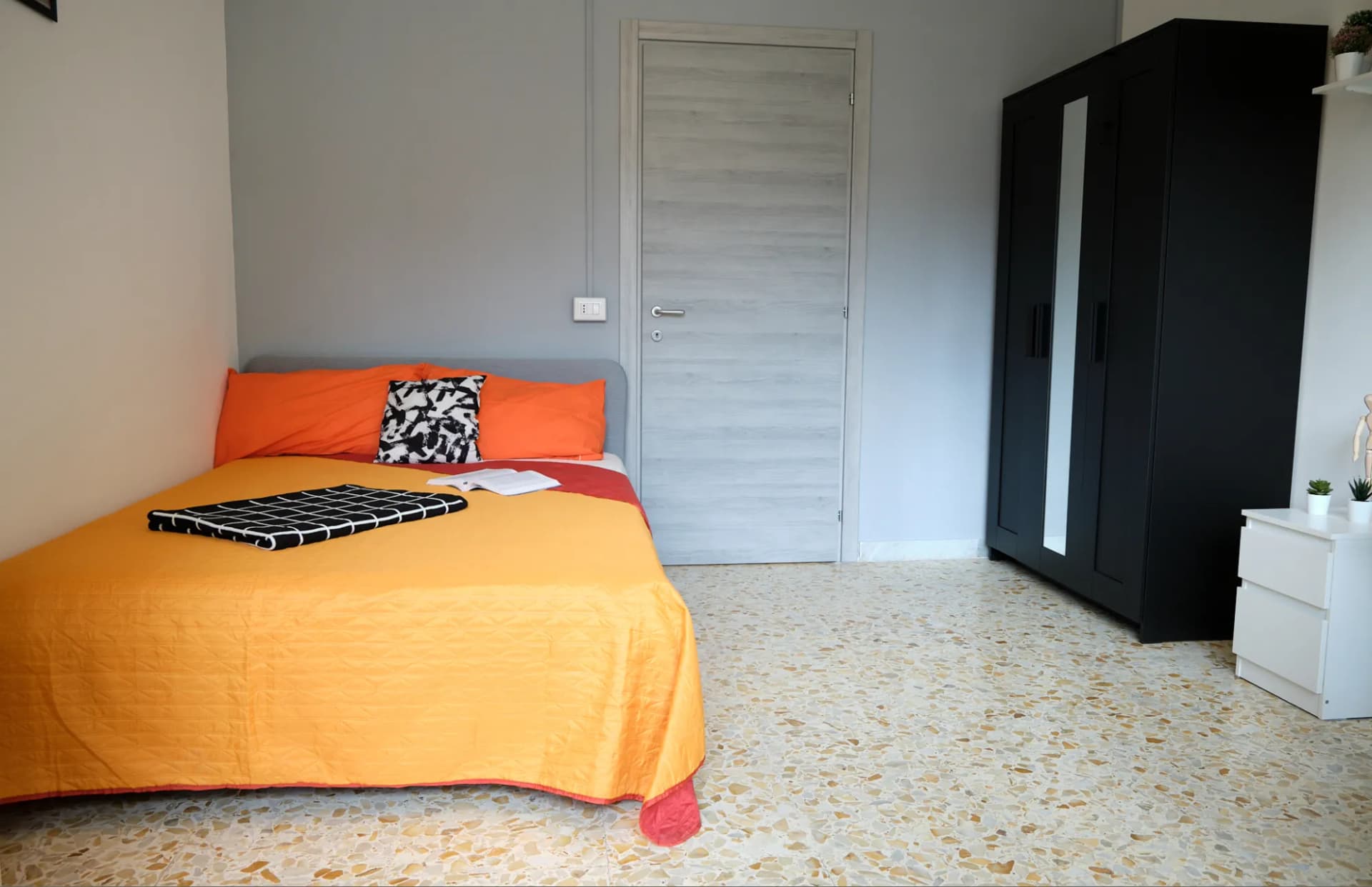 Private room in Naples photo 3