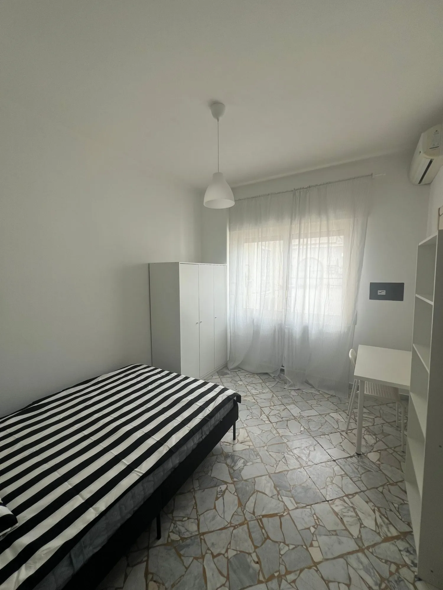 Stanza privata a Bari