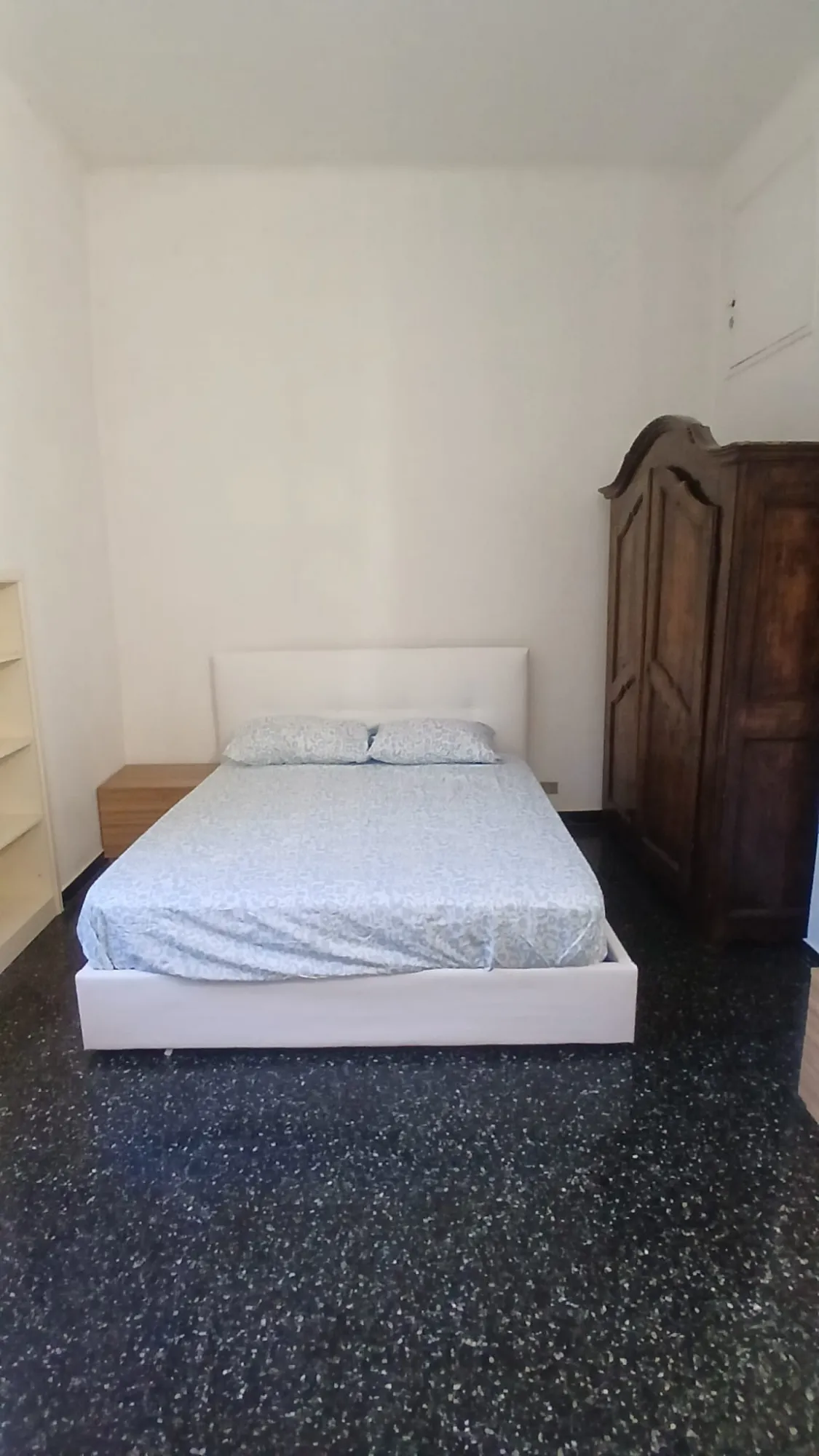 Stanza privata a Genoa